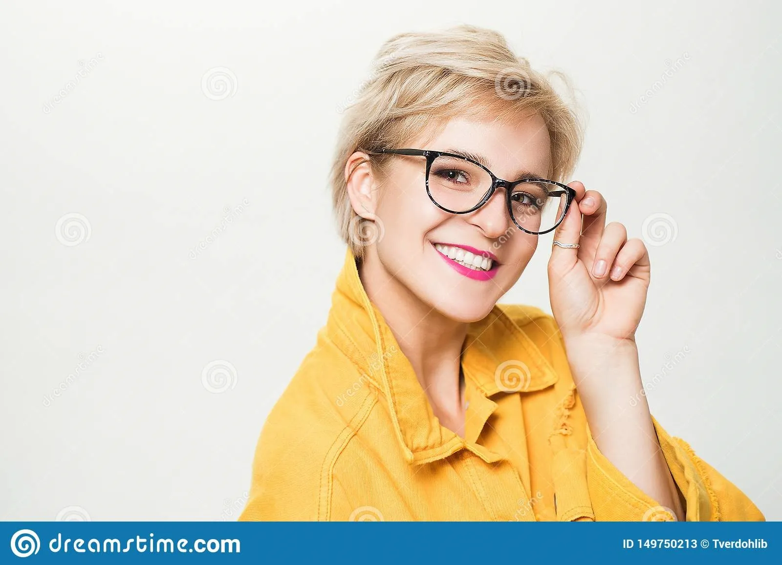 Oculax